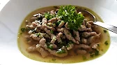 Frische Leberspätzle als Suppeneinlage
