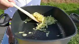 Spitzkohlpfanne mit Fenchel